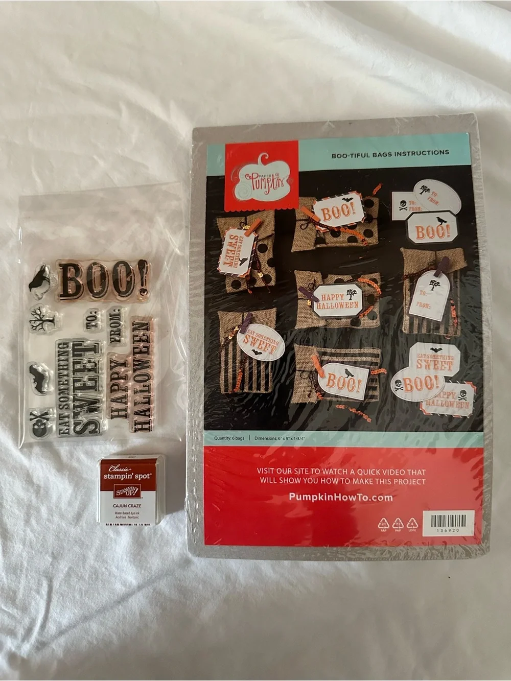 Stampin' Up! Halloween Boo-Tiful Bags Tag & Stamp Kit in Orange, Black, White
